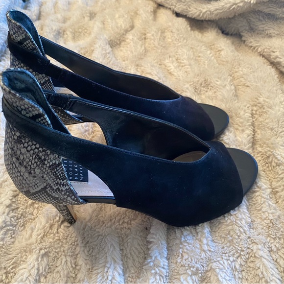 WHBM OPEN TOE SHOOTIE - Picture 3 of 3